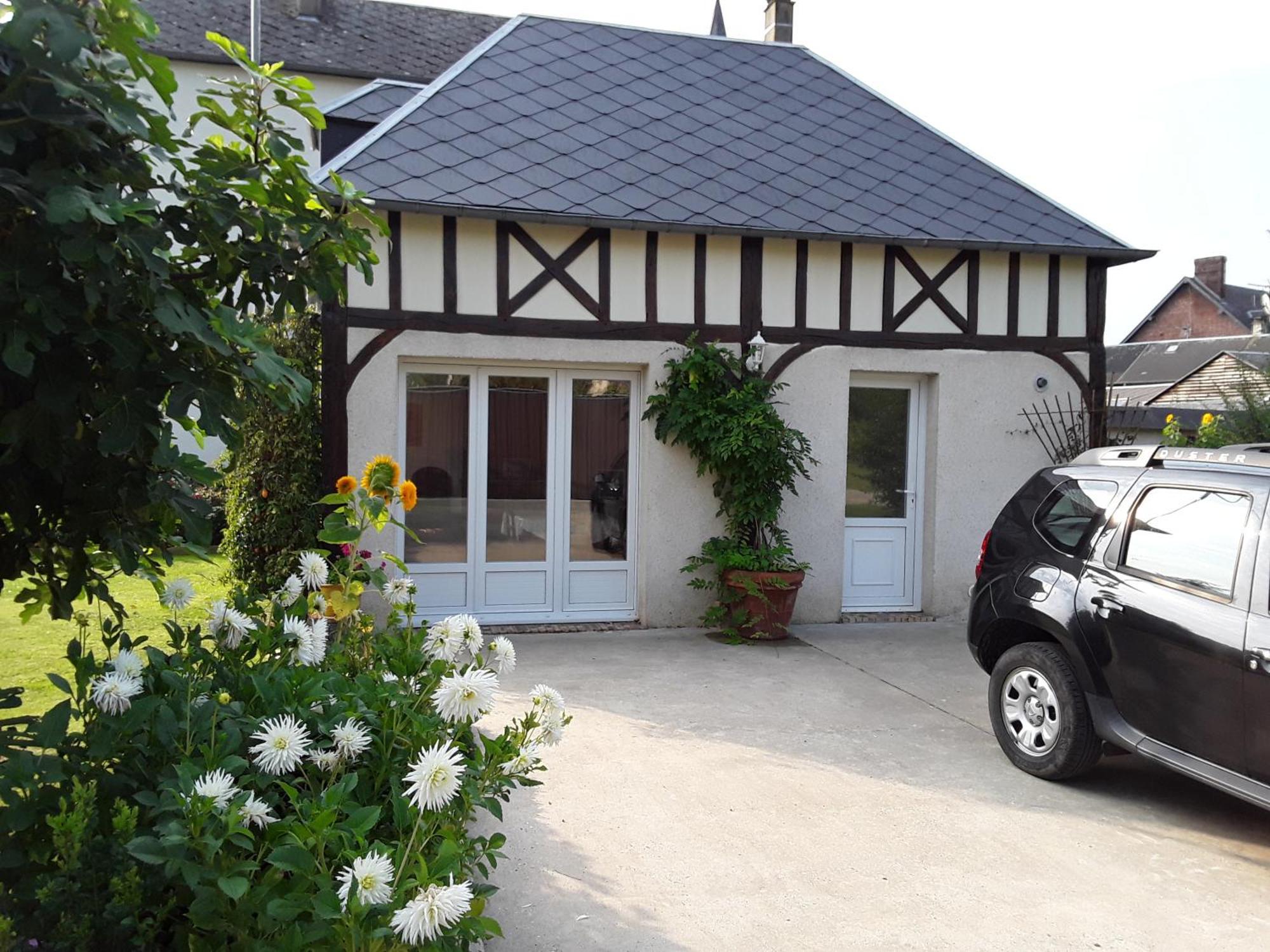 Maison Serquigny Buitenkant foto